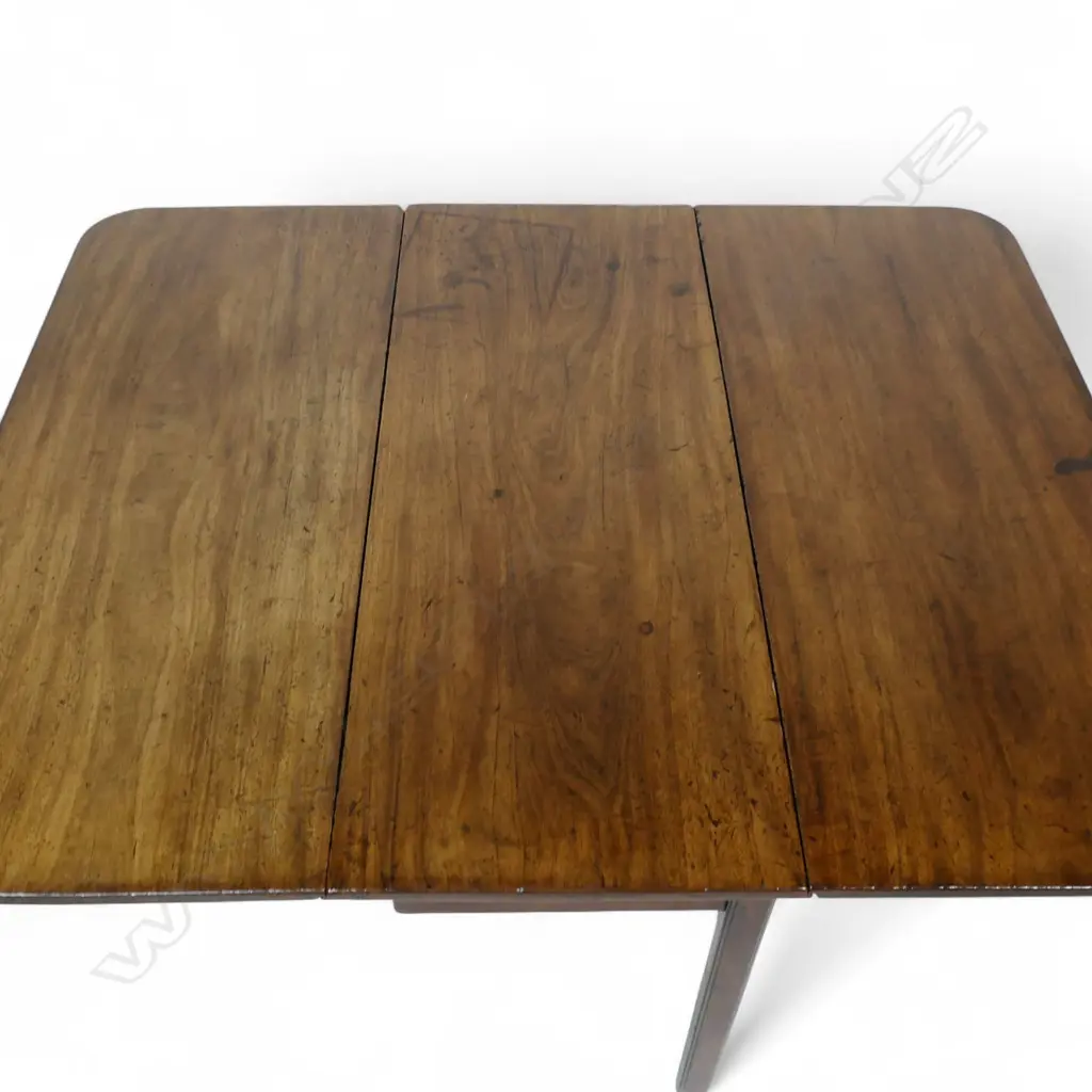 An English c.1760 solid flame mahogany drop leaf gate leg table, Image 1++
